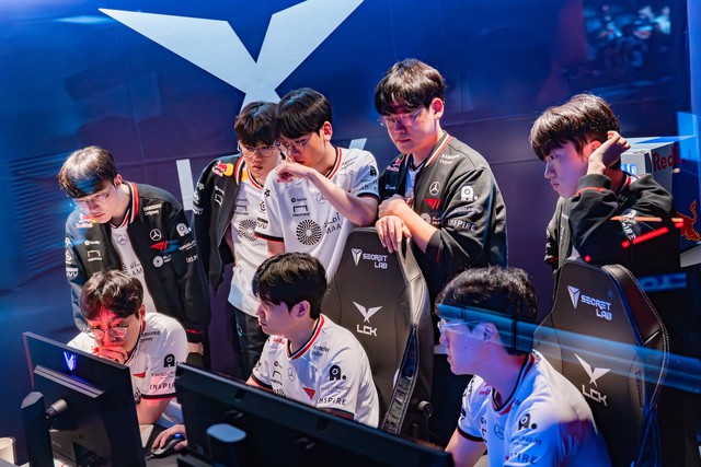 Sao T1 hé lộ sự thật sau khi để HLE có toàn cấm chọn Sao T1 hé lộ sự thật sau khi để HLE có toàn cấm chọn