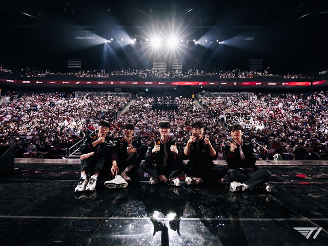 Cả fan và tuyển thủ T1 đều đang bắt đầu nghĩ đến mục tiêu 