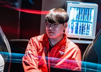 Thượng tầng T1 chậm trễ làm việc, khiến fan tổn thất thời gian, tiền bạc