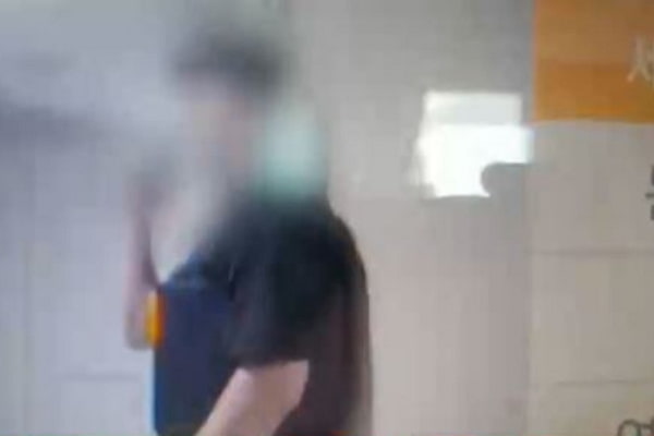 Cô gái trẻ bàng hoàng khi biết bạn trai quay lén clip riêng tư của mình để làm điều không thể tin nổi!- Ảnh 2.