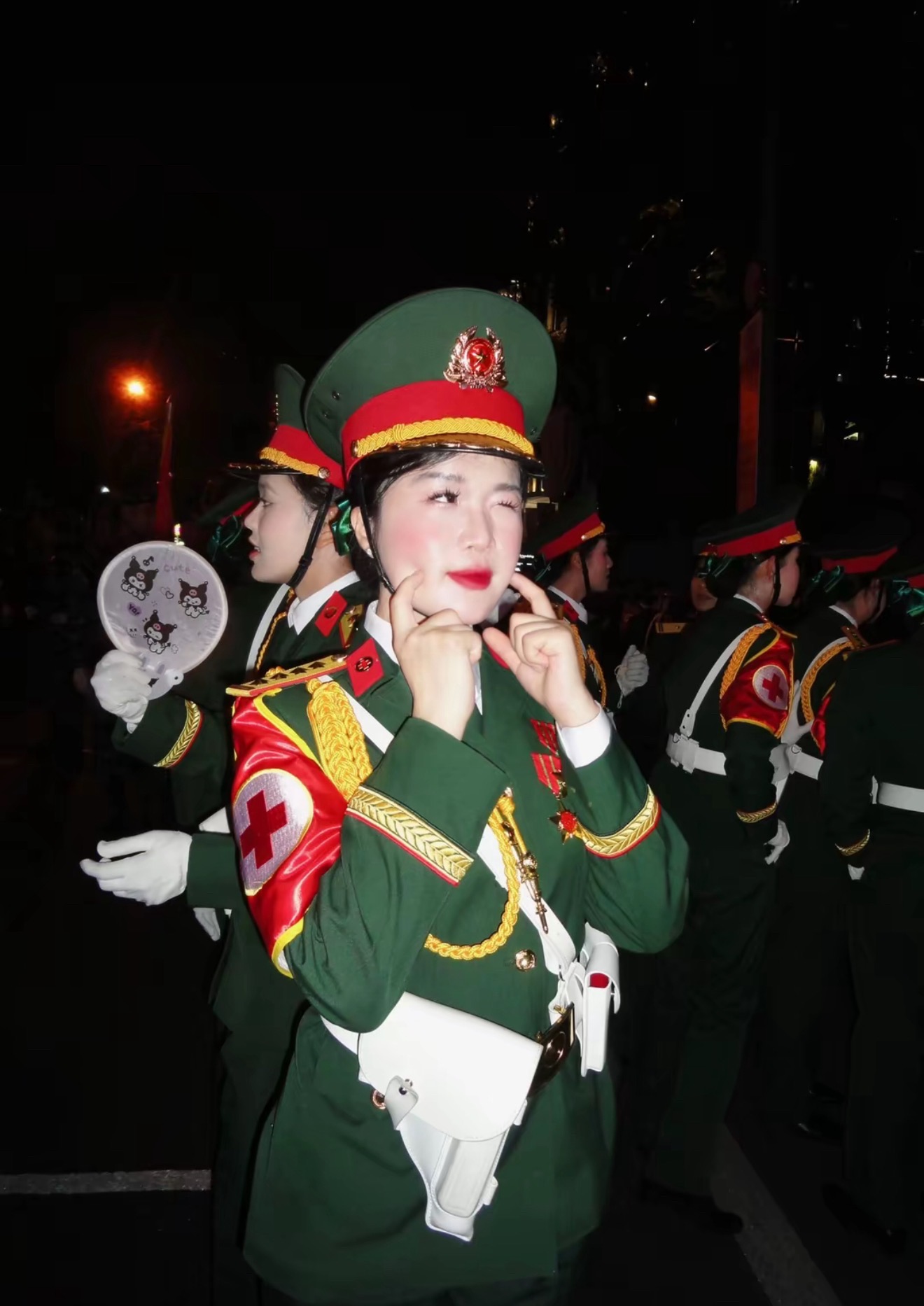 Cô gái Quân y hướng nội vẫn khiến CĐM khó lòng làm ngơ, thần thái cực cuốn hút!- Ảnh 3. Cô gái Quân y hướng nội vẫn khiến CĐM khó lòng làm ngơ, thần thái cực cuốn hút!- Ảnh 3.