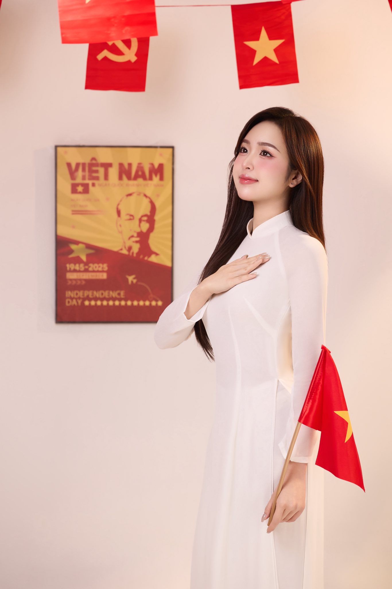 Lê Phương Anh gây bất ngờ: Diện áo dài, khoe nhan sắc đằm thắm- Ảnh 6.