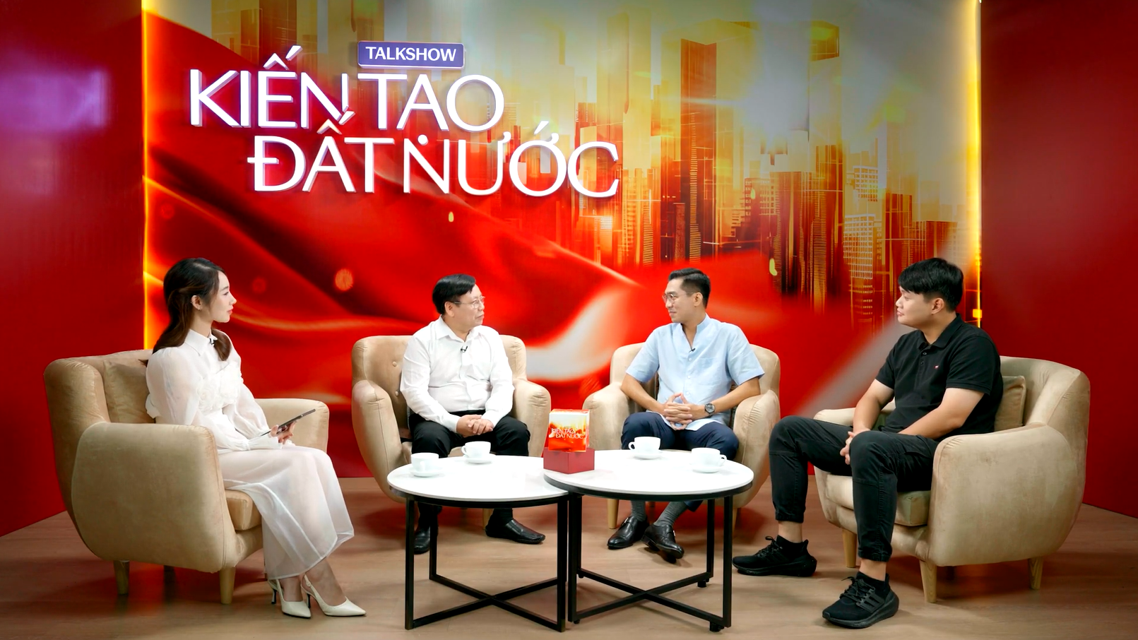 Từ bát bánh đa cua đến VNeID: Xem Pew Pew và Duy Thẩm chỉ cách Từ bát bánh đa cua đến VNeID: Xem Pew Pew và Duy Thẩm chỉ cách