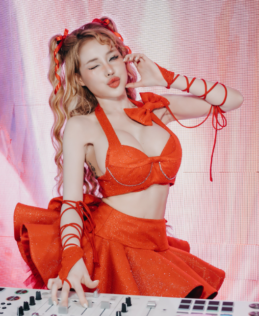 Ngân 98 tủi thân, bật khóc!- Ảnh 3.