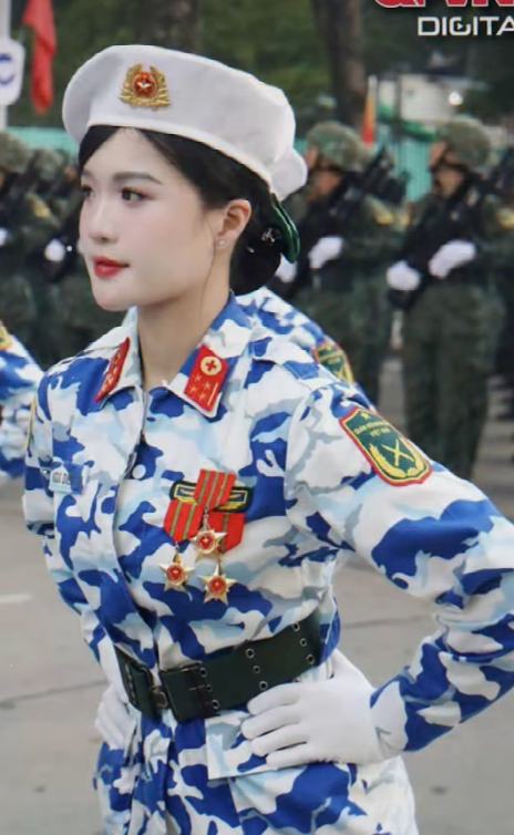 Cô gái Quân y hướng nội vẫn khiến CĐM khó lòng làm ngơ, thần thái cực cuốn hút!- Ảnh 6. Cô gái Quân y hướng nội vẫn khiến CĐM khó lòng làm ngơ, thần thái cực cuốn hút!- Ảnh 6.