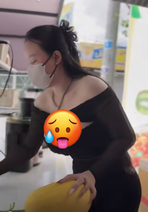 Diện trang phục gây tranh cãi để 