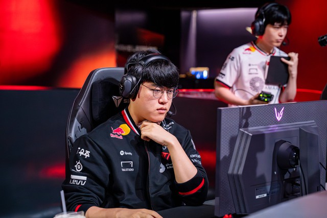Trận thua Gen.G lộ ra những hạn chế nặng của T1 so với 