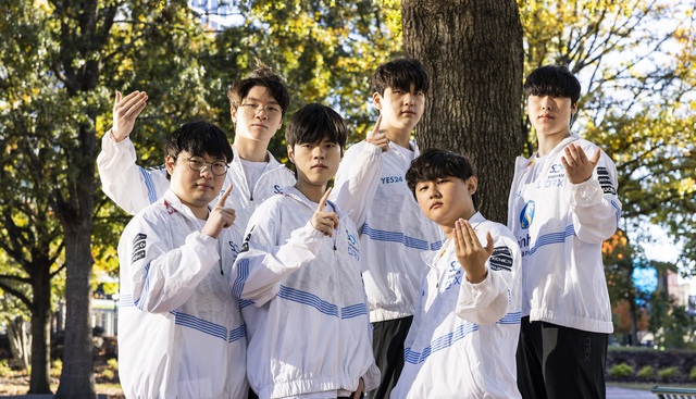 Nhìn lại DRX và T1 - 2 seed 4 đã làm nên lịch sử LMHT- Ảnh 2. Nhìn lại DRX và T1 - 2 seed 4 đã làm nên lịch sử LMHT- Ảnh 2.