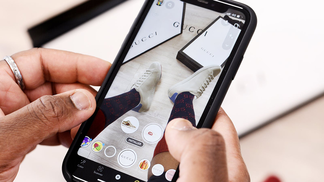 ứng dụng tìm quần áo qua ảnh Screenshop